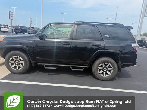 Used 2020 Toyota 4Runner TRD Off-Road Premium w/ Moonroof Package AWD/4WD image 7