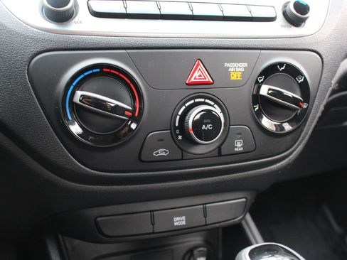 Used 2018 Hyundai Accent SE image 24