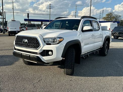 Used 2019 Toyota Tacoma TRD Off-Road w/ TRD Premium Off Road Package image 2