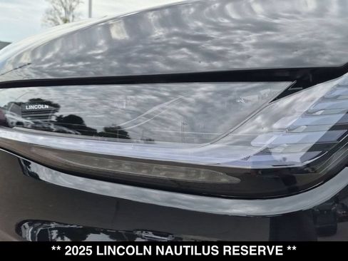 Used 2025 Lincoln Nautilus Reserve AWD/4WD image 16