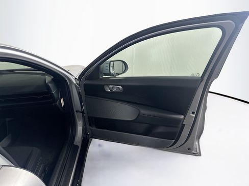 Used 2024 Hyundai Ioniq 6 SE RWD image 34
