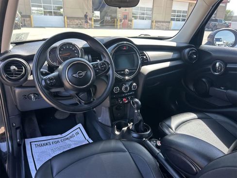 Used 2019 MINI Cooper 4-Door Hardtop image 5