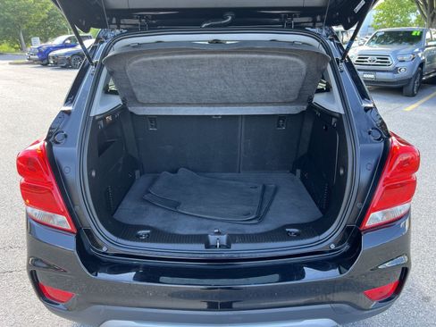 Used 2019 Chevrolet Trax LT w/ LT Convenience Package FWD image 24