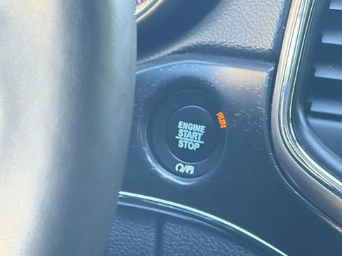 Used 2017 Jeep Grand Cherokee Limited AWD/4WD image 26