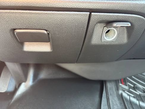 Used 2017 GMC Sierra 1500 2WD Regular Cab image 18