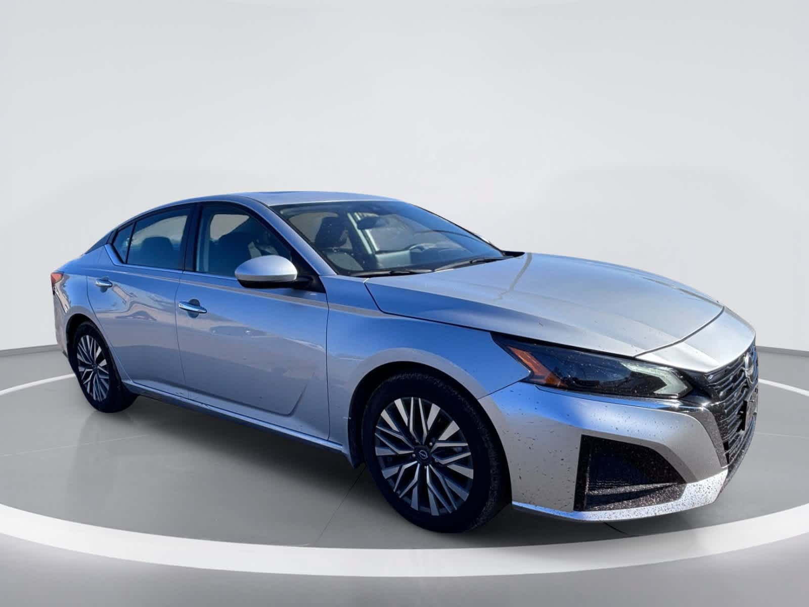 Used 2024 Nissan Altima 2.5 SV w/ SV Premium Package FWD image 7