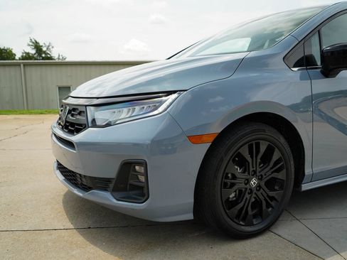 Used 2025 Honda Odyssey Sport-L image 17