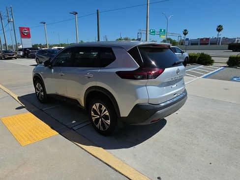 Used 2023 Nissan Rogue SV FWD image 6