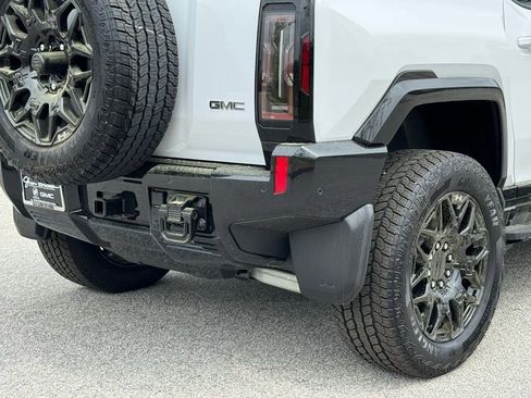 New 2025 GMC Hummer EV 3X w/ LPO, Illumination Package image 15