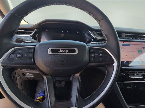 Used 2022 Jeep Grand Cherokee Limited w/ Trailer Tow Prep Group (B) image 8