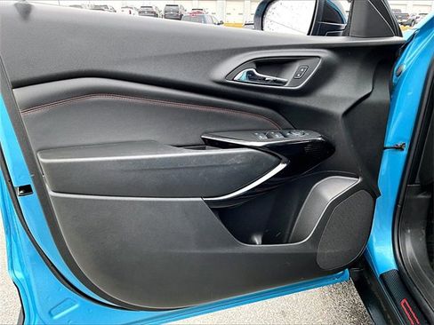 Used 2025 Chevrolet Trax RS w/ Sunroof Package image 9