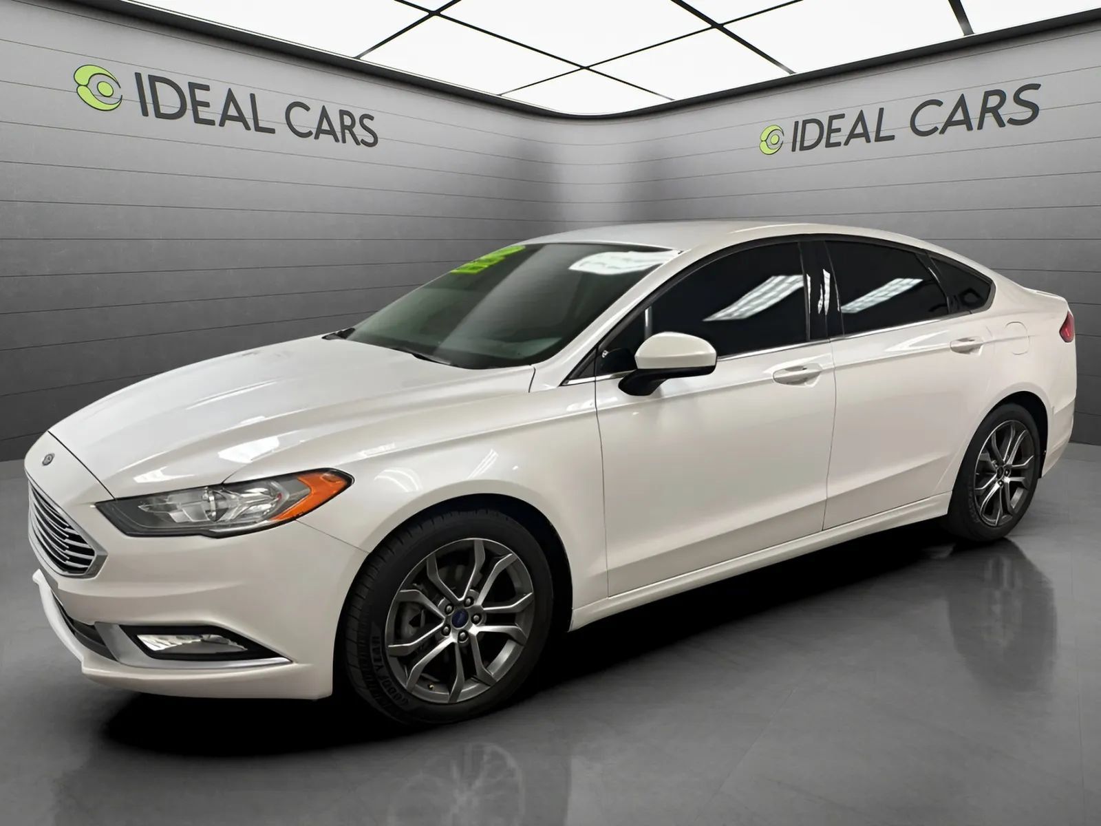 Used 2017 Ford Fusion SE w/ Equipment Group 201A FWD image 1