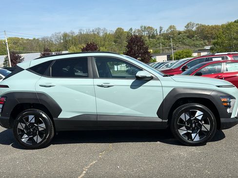 Used 2024 Hyundai Kona SEL AWD/4WD image 5