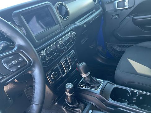 Used 2019 Jeep Wrangler Unlimited Sport S image 10