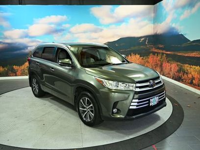 Used 2017 Toyota Highlander XLE