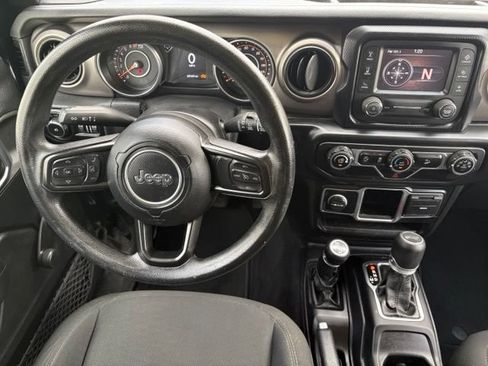 Used 2020 Jeep Wrangler Sport AWD/4WD image 3