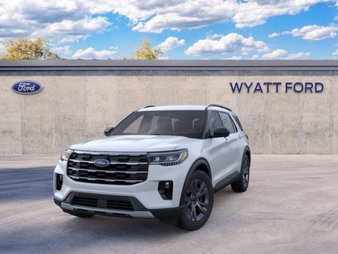 New 2026 Ford Explorer Active w/ Active Comfort Package AWD/4WD image 2