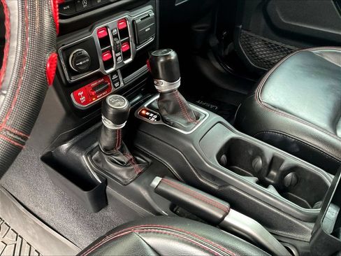 Used 2021 Jeep Wrangler Unlimited Rubicon AWD/4WD image 16
