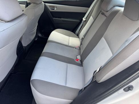 Used 2017 Toyota Corolla LE FWD image 6