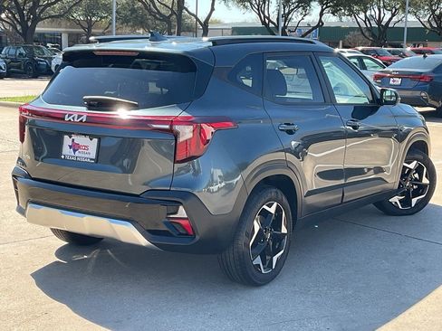 Used 2025 Kia Seltos S image 5