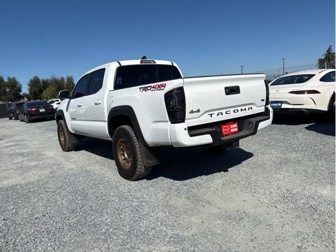 Used 2021 Toyota Tacoma TRD Off-Road w/ Technology Package image 3