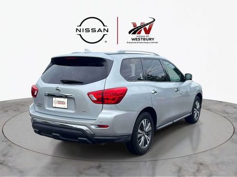 Used 2020 Nissan Pathfinder SL FWD image 6