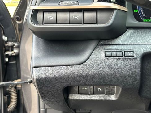 Used 2024 Toyota Crown Limited image 27