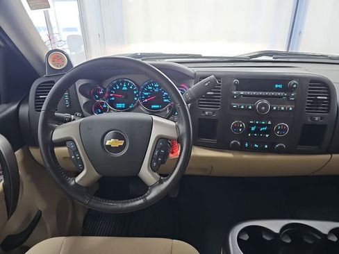 Used 2011 Chevrolet Silverado 2500 LT w/ Interior Plus Package RWD image 13