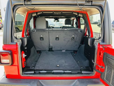 Used 2024 Jeep Wrangler Sport S image 25