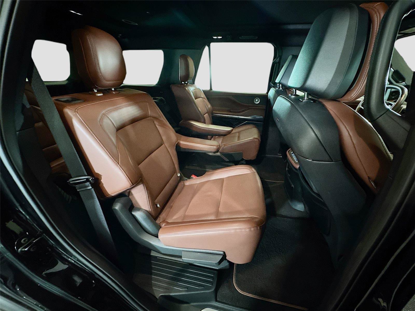 Used 2025 Lincoln Navigator Reserve AWD/4WD image 22