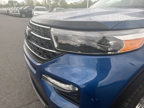 Used 2020 Ford Explorer XLT w/ Equipment Group 202A AWD/4WD image 11