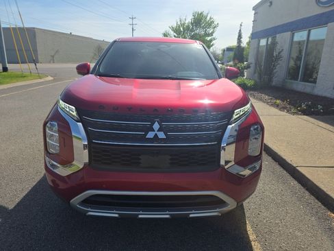 Used 2024 Mitsubishi Outlander SE Black Edition image 9