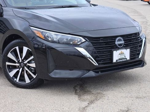 Used 2025 Nissan Sentra SV w/ SV Premium Package image 3