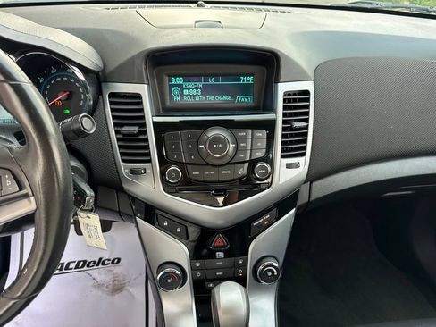 Used 2011 Chevrolet Cruze LTZ FWD image 23
