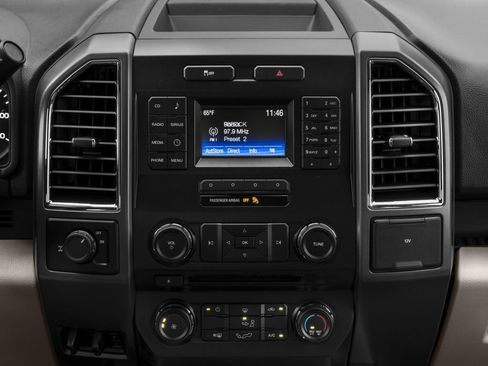 Used 2016 Ford F150 XLT w/ Equipment Group 302A Luxury AWD/4WD image 9