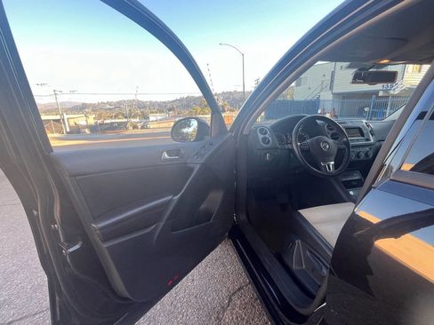 Used 2016 Volkswagen Tiguan S image 27
