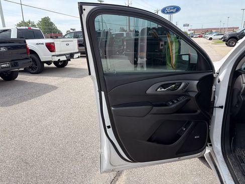 Used 2021 Chevrolet Traverse Premier w/ LPO, Floor Liner Package AWD/4WD image 11