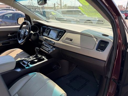 Used 2016 Kia Sedona SX Limited FWD image 13