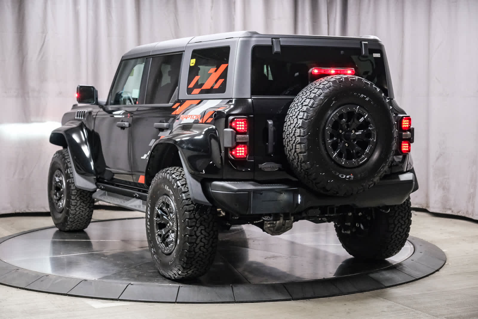Used 2024 Ford Bronco Raptor AWD/4WD image 2