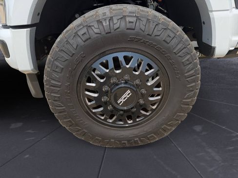 Used 2025 Ford F450 Platinum w/ FX4 Off-Road Package AWD/4WD image 14
