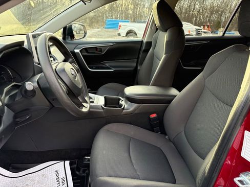 Used 2024 Toyota RAV4 LE image 9