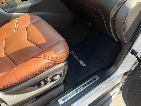 Used 2020 Cadillac Escalade Premium Luxury RWD image 44