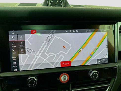 Certified 2026 Porsche Macan AWD/4WD image 15