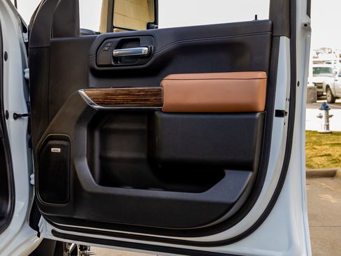 Used 2023 Chevrolet Silverado 3500 High Country w/ Technology Package image 36