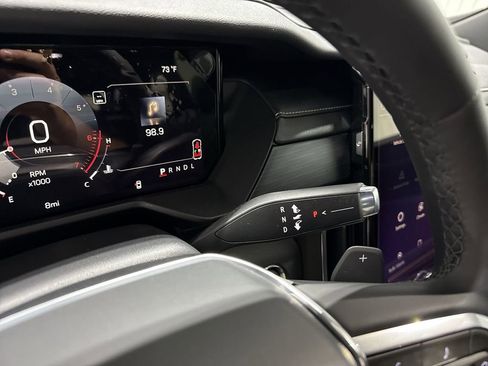 New 2026 GMC Acadia Elevation image 16