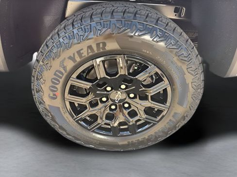 Used 2026 Chevrolet Colorado Trail Boss AWD/4WD image 35