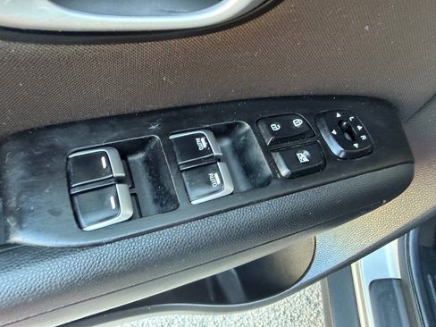 Used 2017 Kia Soul + FWD image 15