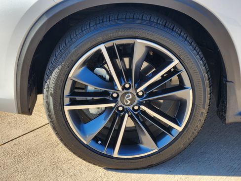 Used 2024 INFINITI QX50 Sport image 10