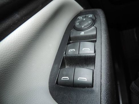 Used 2018 Chevrolet Equinox Premier image 24