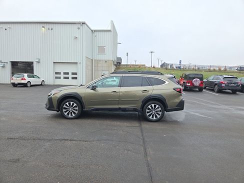 Used 2024 Subaru Outback Limited XT image 3